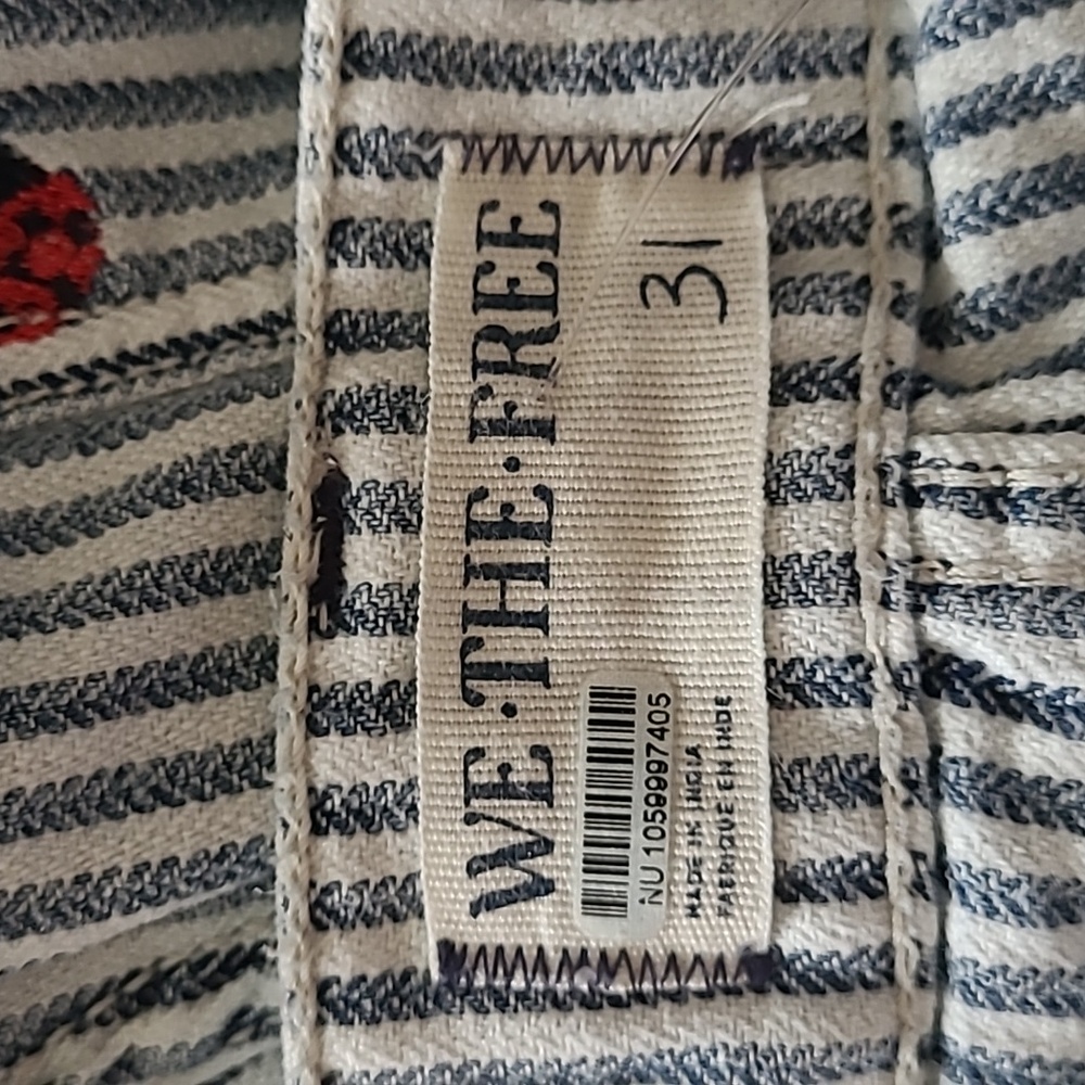 Free People Bugged Out StrIght-leg Jeans. - Picture 10 of 11